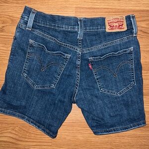 Levi Strauss mid length shorts